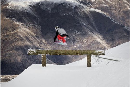 Der von Stoked gesponserte Snowboarder Karlien Abbeel Live aus Neuseeland