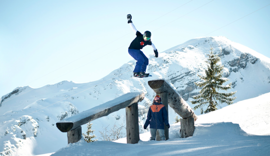 Karlien Abbeel, snowboarder sponsorisé par Stoked : montage de la saison à Avoriaz