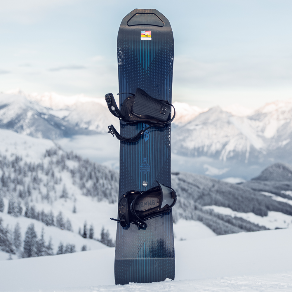 T.Rice Apex Golden Orca 2024 Snowboard Stoked