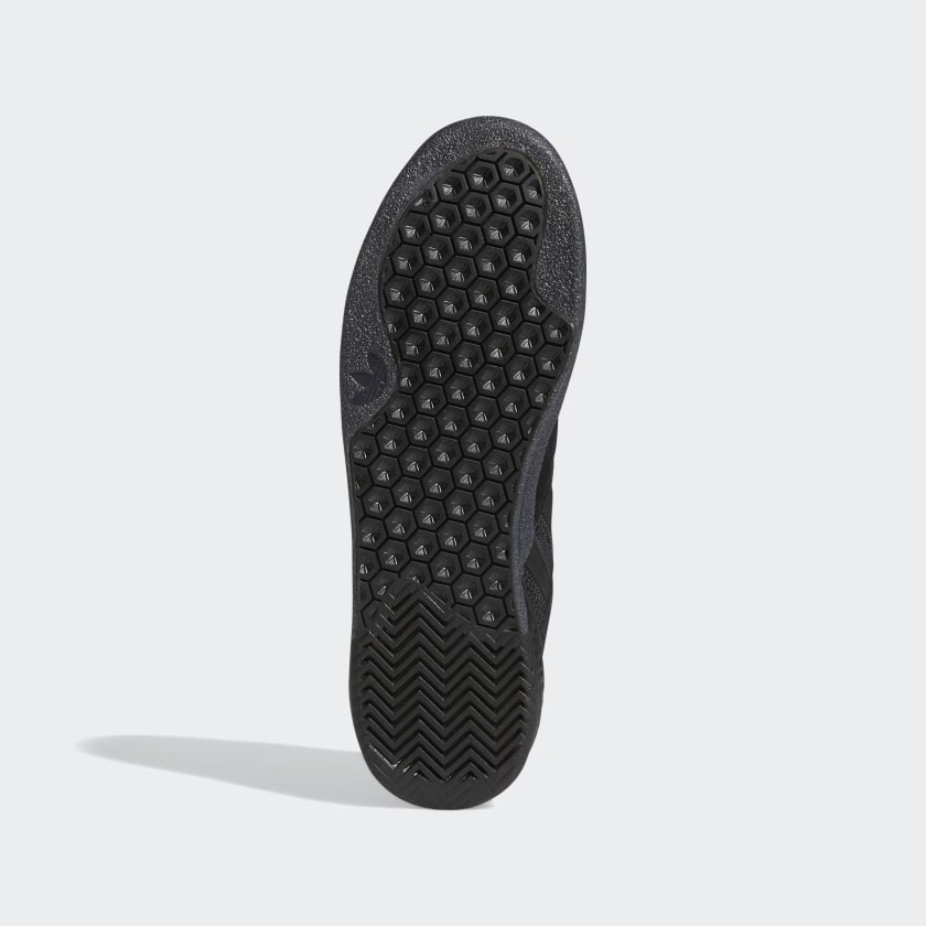 3ST.004 Core Black