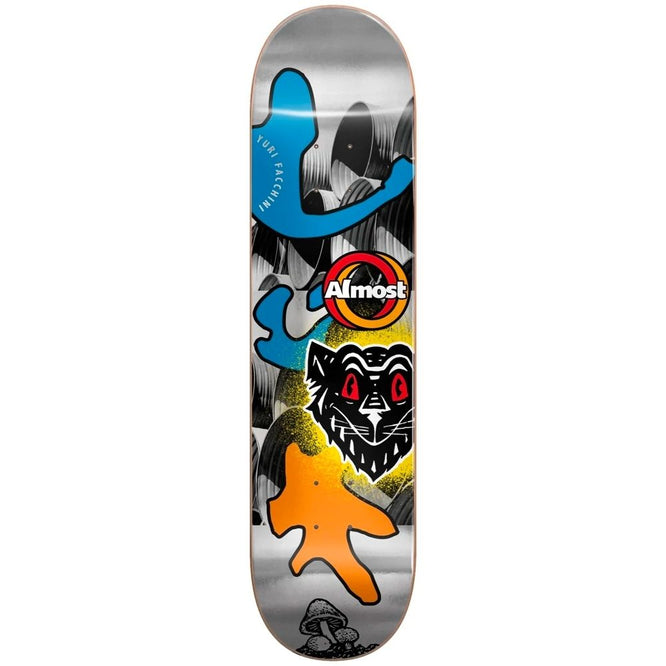 Yuri Silver Doublure R7 8.125 Skateboard Deck